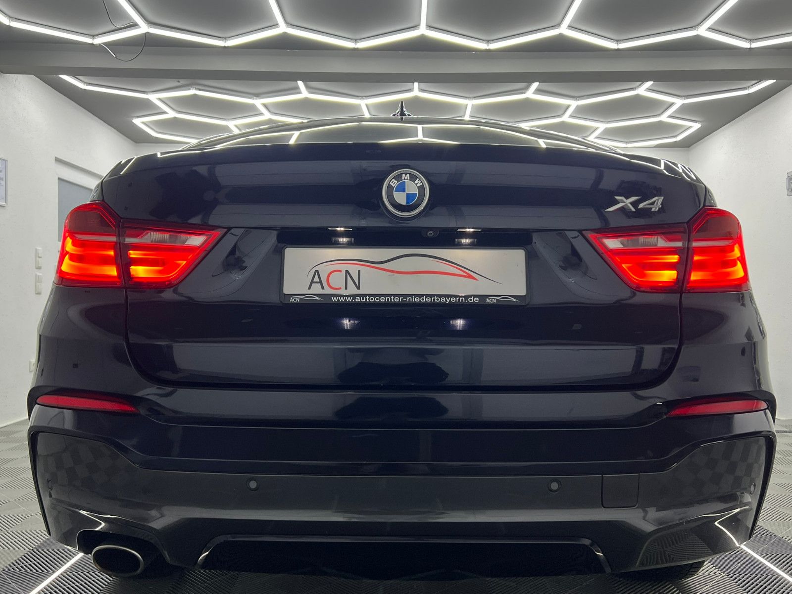 Fahrzeugabbildung BMW X4 xDrive 20 d M SPORT PAKET/LEDER/NAVI/KAMERA