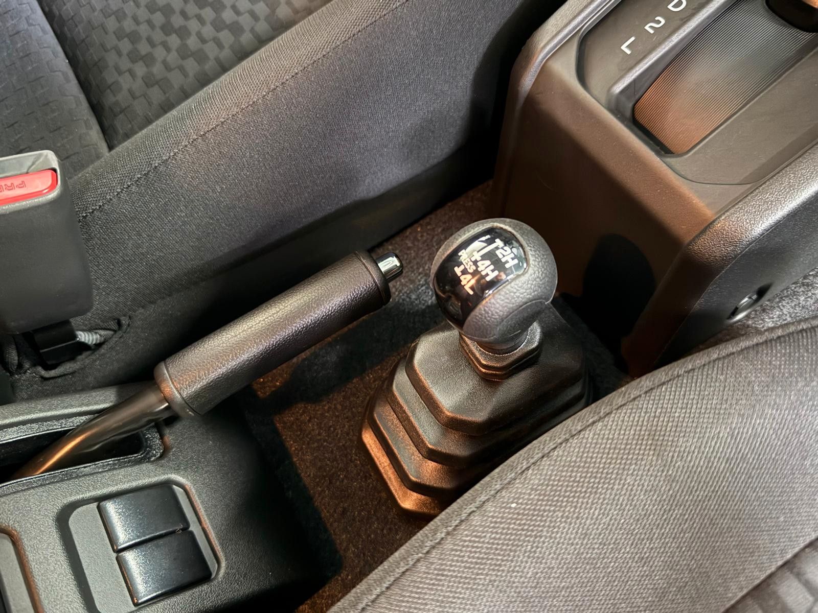 Fahrzeugabbildung Suzuki Jimmy GLX 4-TÜRER AUTOMATIK