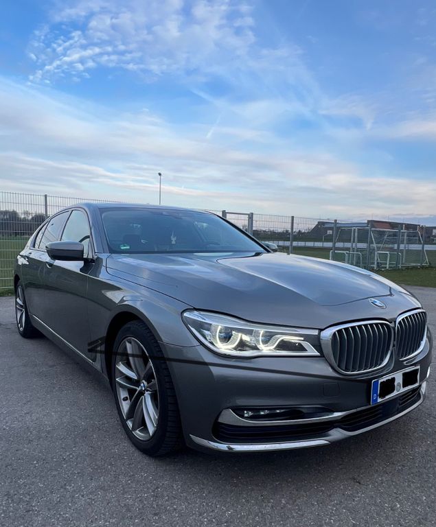 Image of BMW 730