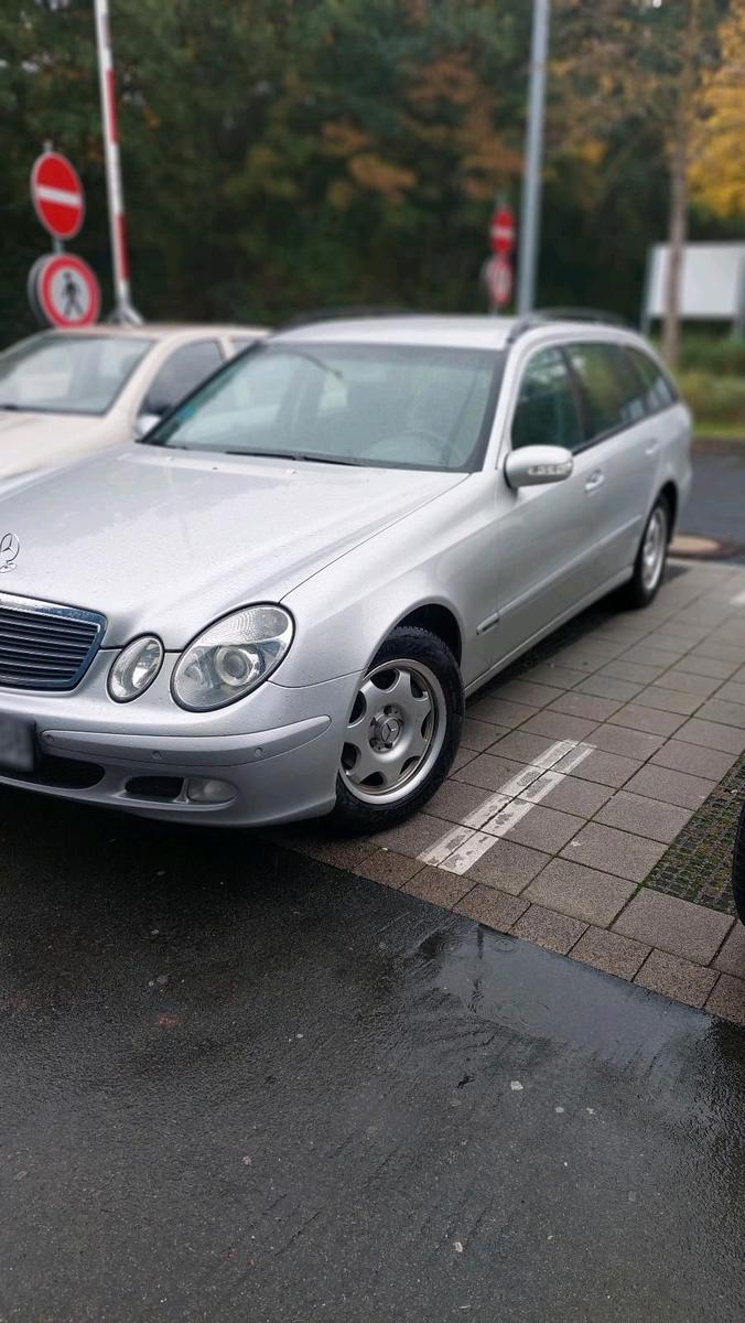 Mercedes-Benz E 220