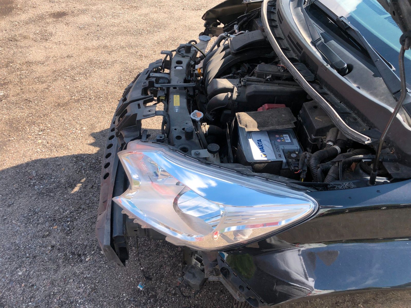 Fahrzeugabbildung Nissan Note Acenta Plus Frontschaden