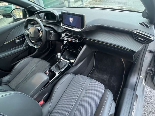 PEUGEOT 208 GT