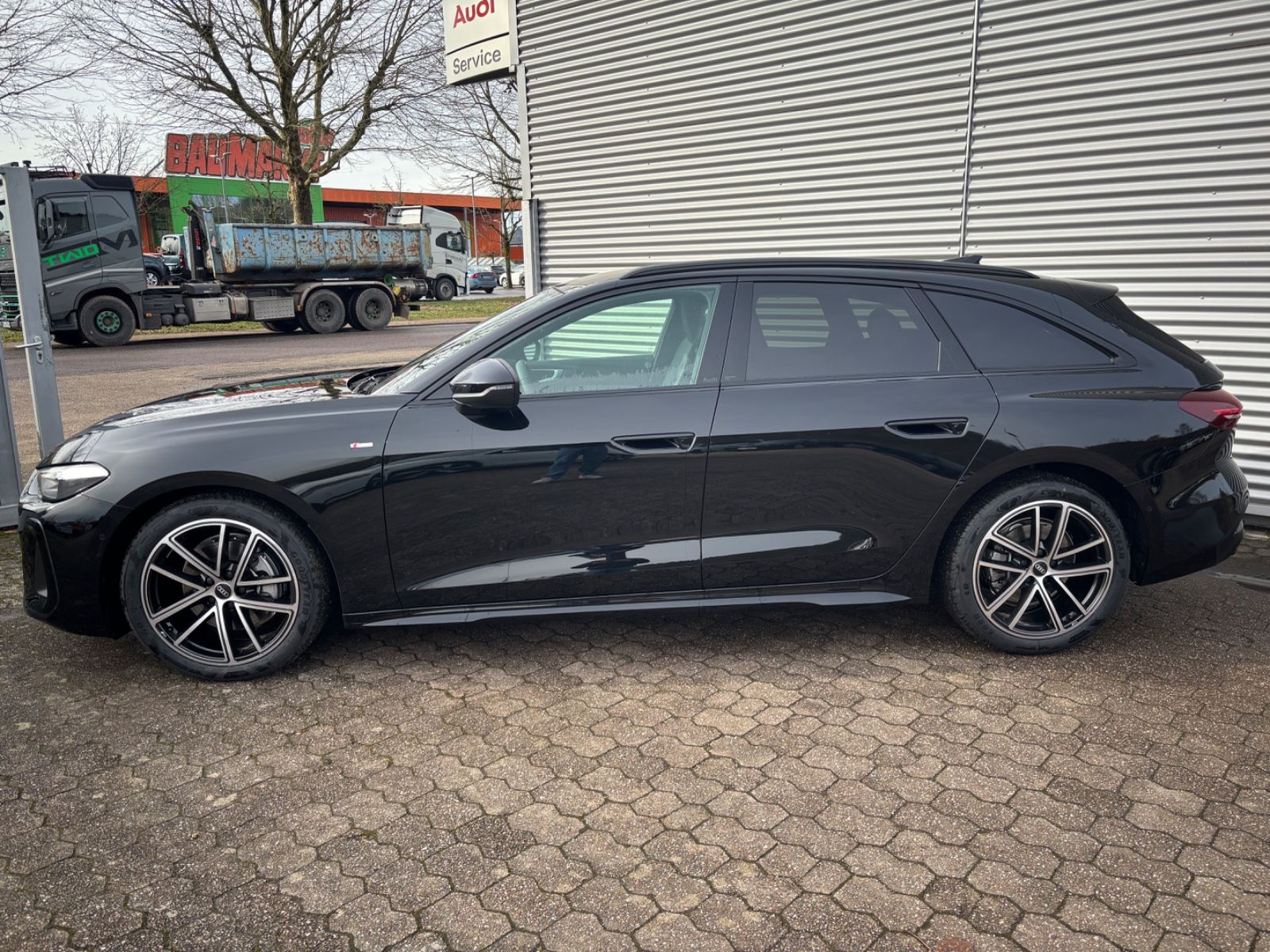 Fahrzeugabbildung Audi A5 Avant 2.0TFSI KAM SHZ NAVI