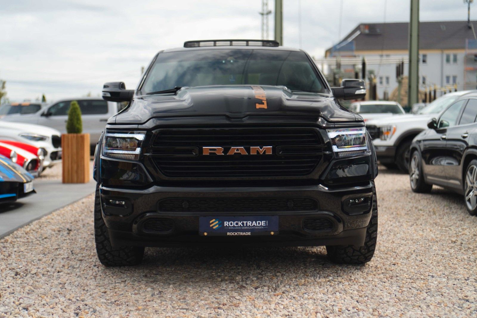 Fahrzeugabbildung Dodge RAM 5.7 V8 HEMI 4x4 Night LARAMIE LONGBED 19%