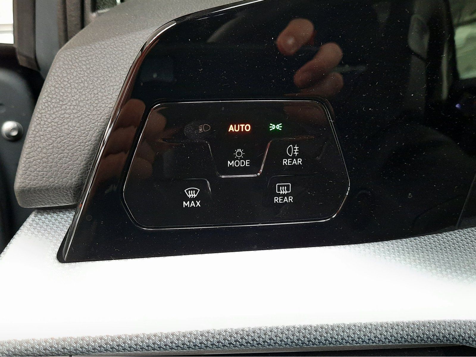 Fahrzeugabbildung Volkswagen Golf TSI Goal DSG *AHK*Cam*LED*App-Conn*Sitzhzg*