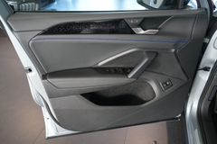 VW Tiguan 1.5 eTSI R-Line | Black Style | Pano | 20 VW Tiguan 1.5 eTSI R-Line | Black Style | Pano | 20