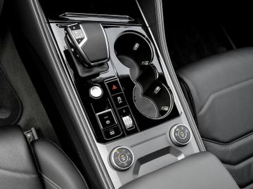 Volkswagen Touareg - 9