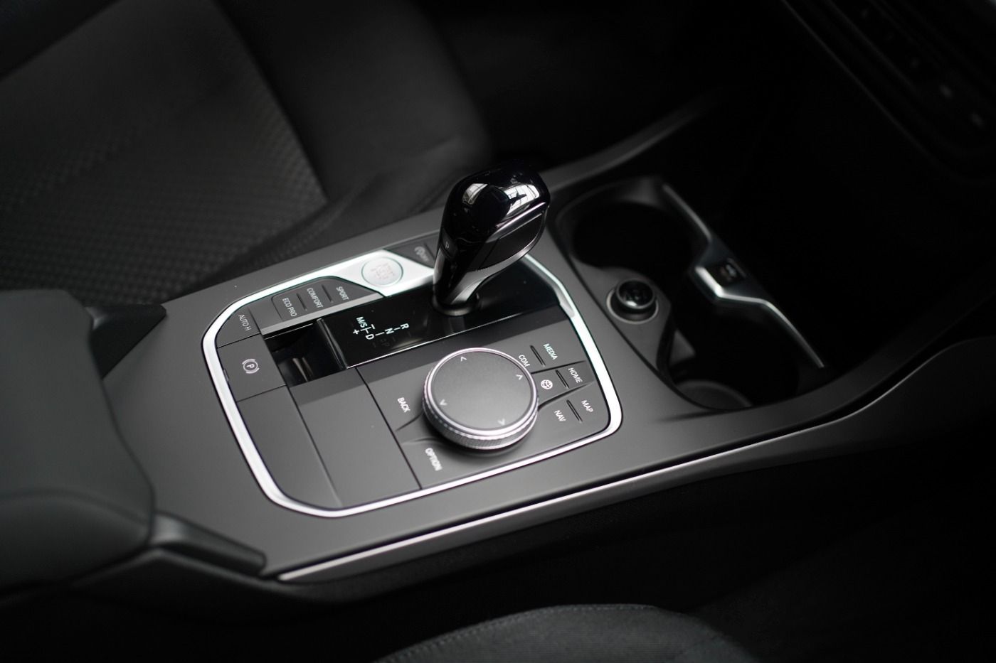 Fahrzeugabbildung BMW 118iA Advantage +LED+Navigation+Einparkhilfe+