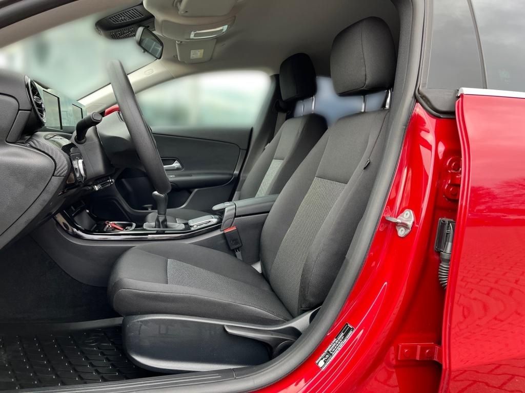 Fahrzeugabbildung Mercedes-Benz CLA 180 SB SpurH LED KAM Navi SHZ DAB RDK LM