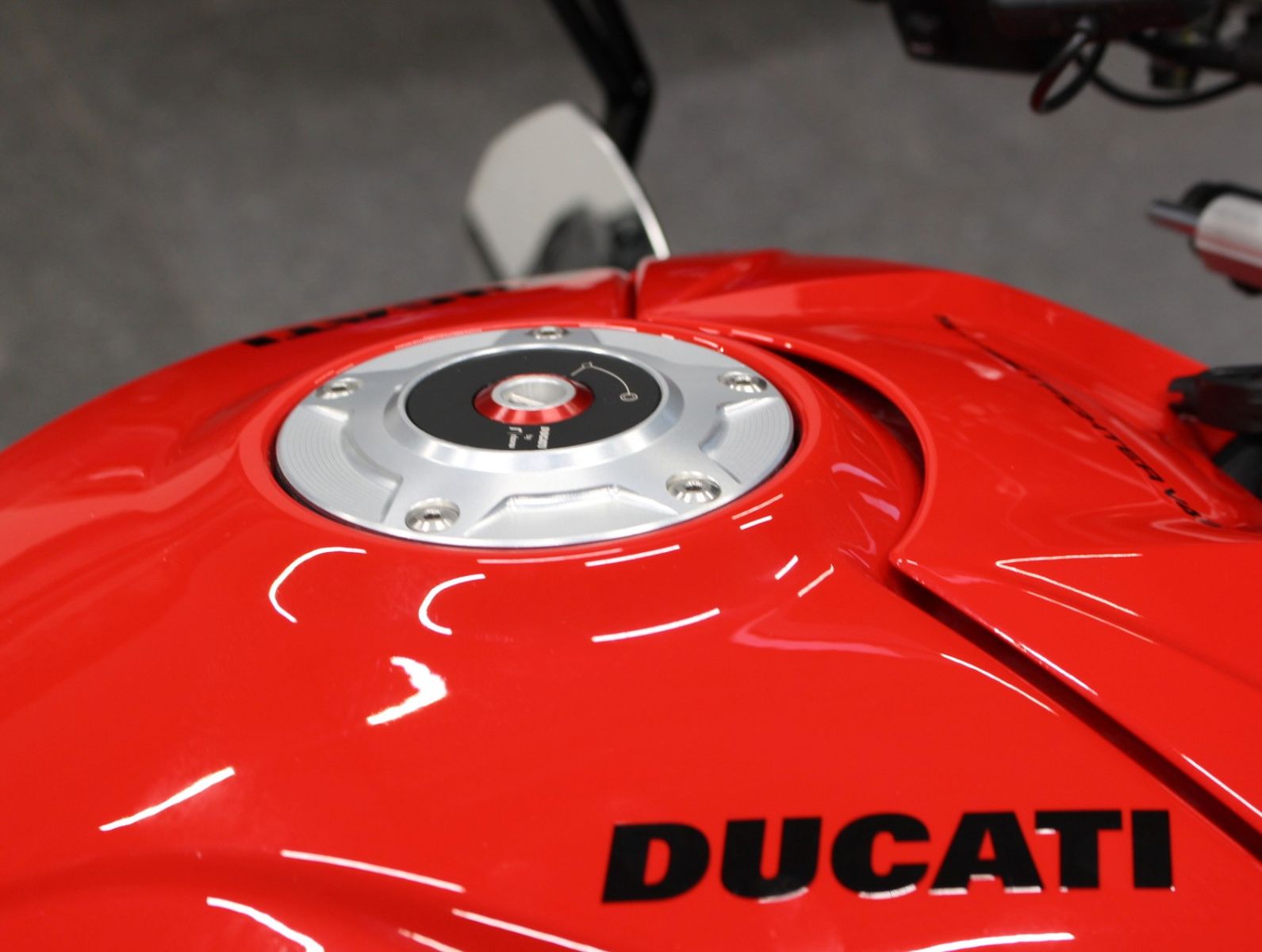 Fahrzeugabbildung Ducati Streetfighter V4 S* Carbon Umbau*1.Hand*TOP