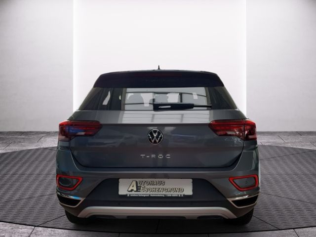 Fahrzeugabbildung Volkswagen T-Roc 1.5 TSI DSG  Style LED NAVI AHK SHZ