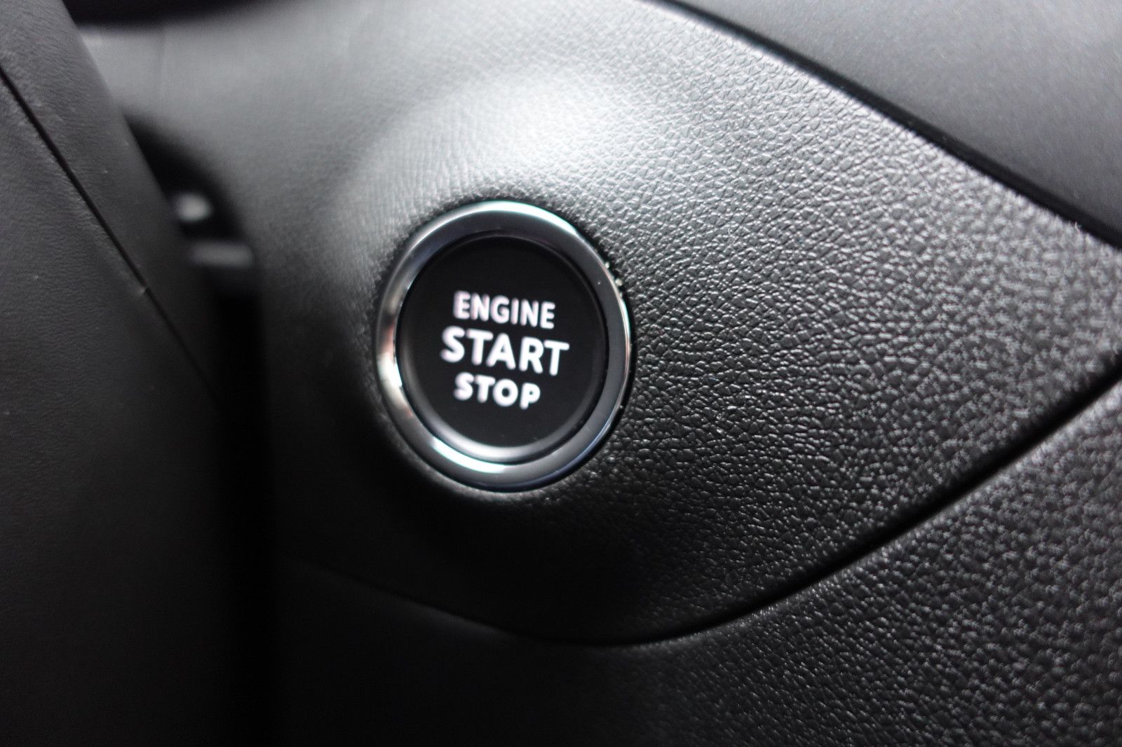 Fahrzeugabbildung Opel Crossland 1.2T AUTOMATIK,Navi,Kamera,Sitzhzg,LED