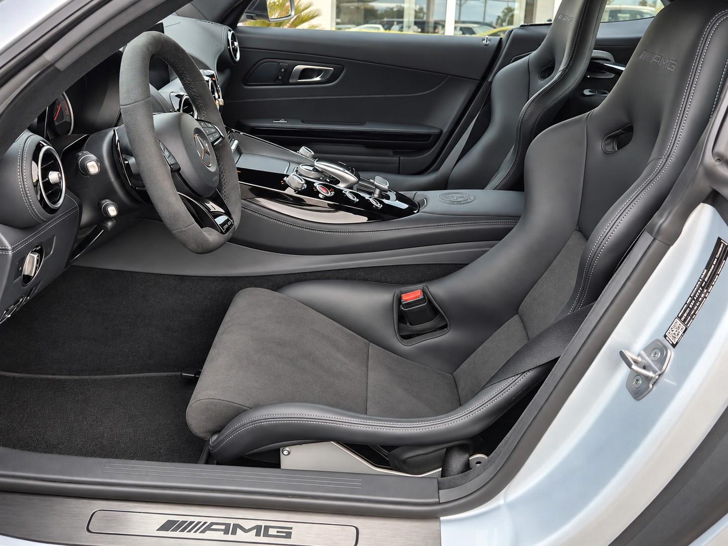 Mercedes-Benz AMG GT R Coupe/Orig. 590 km! Neuwagen