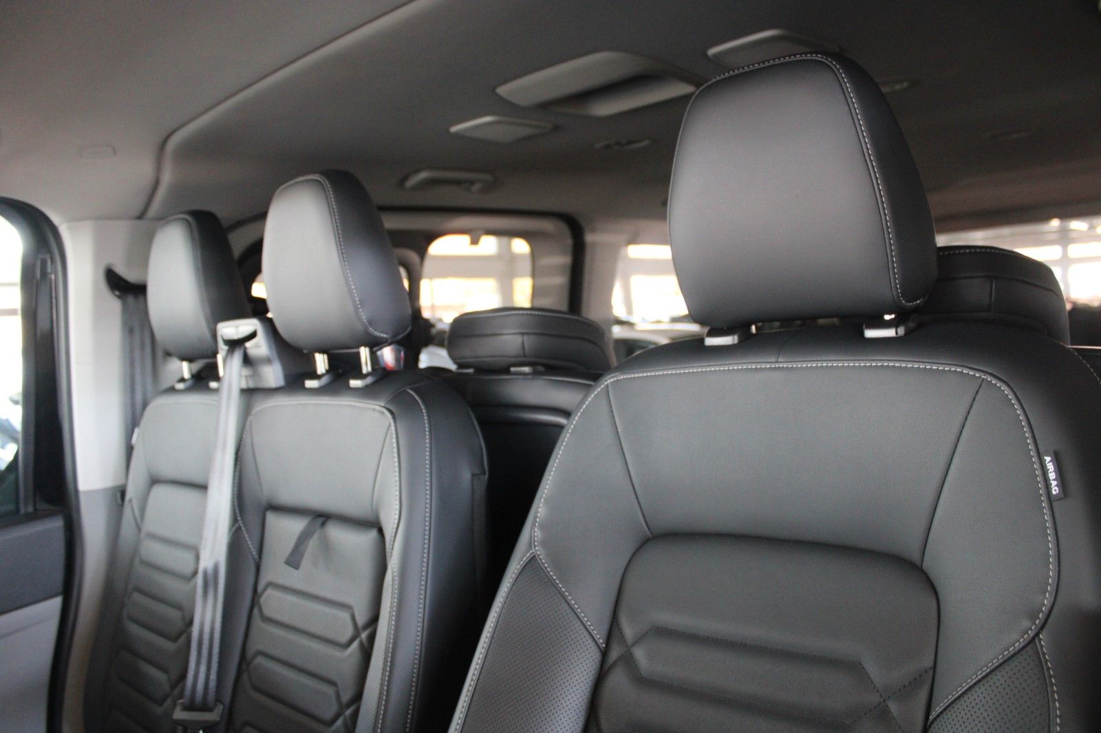 Fahrzeugabbildung Ford Tourneo Custom L2 Titanium LED AHK ACC WinterPak