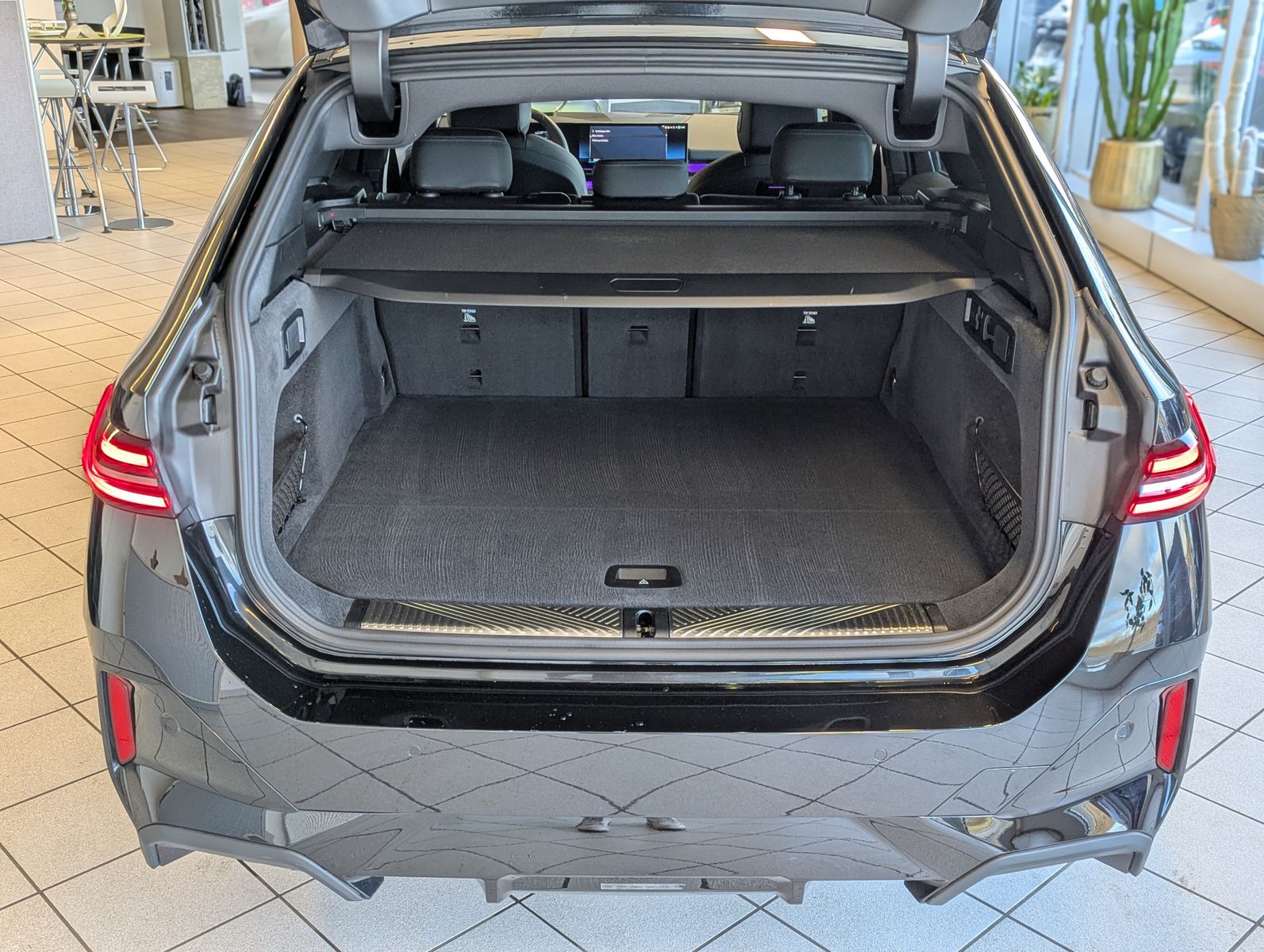 BMW 520 d M-Sport Innov.-Paket H/K LED Pano AHK 360° - Image 16