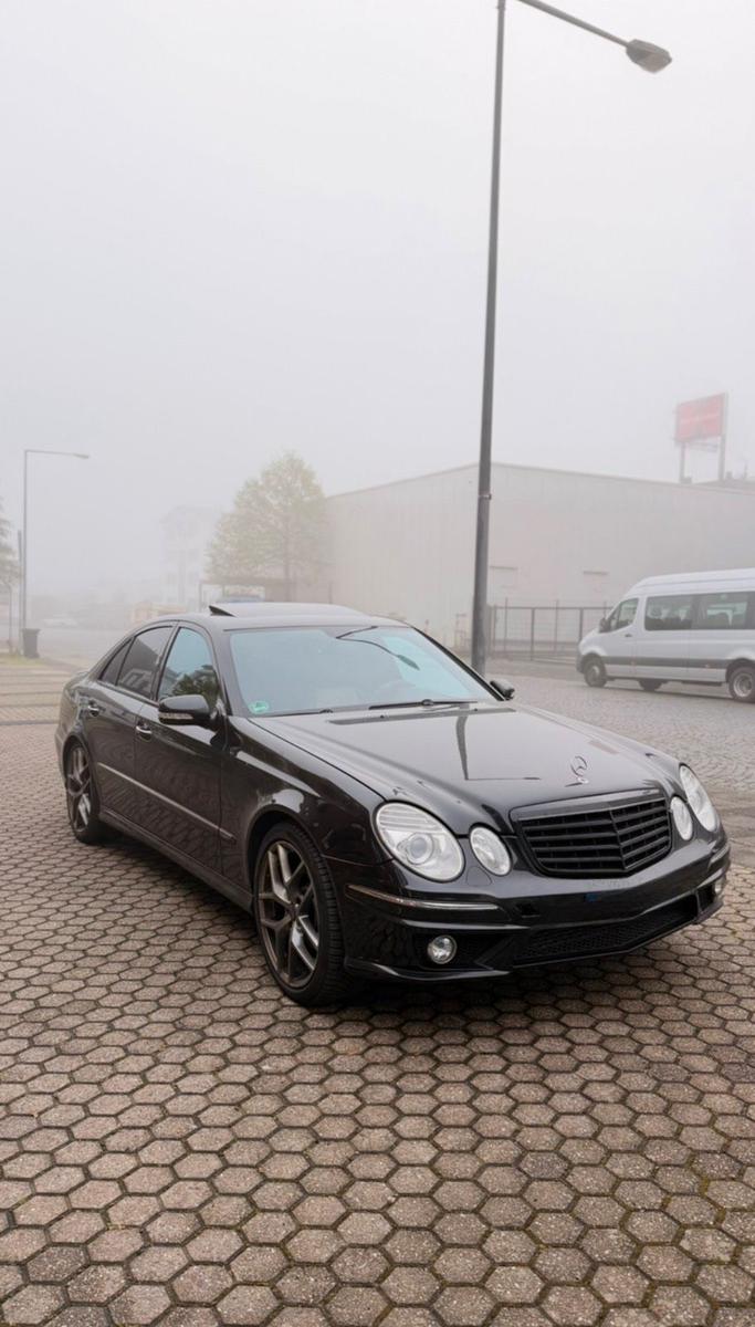 Mercedes-Benz 320