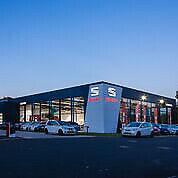 showroom-image-top
