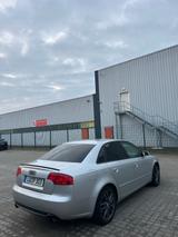 Audi A4 3.2 FSI tiptronic quattro -