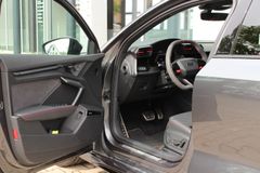 AUDI RS3 Sportback/RS DYNAMIK/ SONOS/ KOMFORT PRO AUDI RS3 Sportback/RS DYNAMIK/ SONOS/ KOMFORT PRO