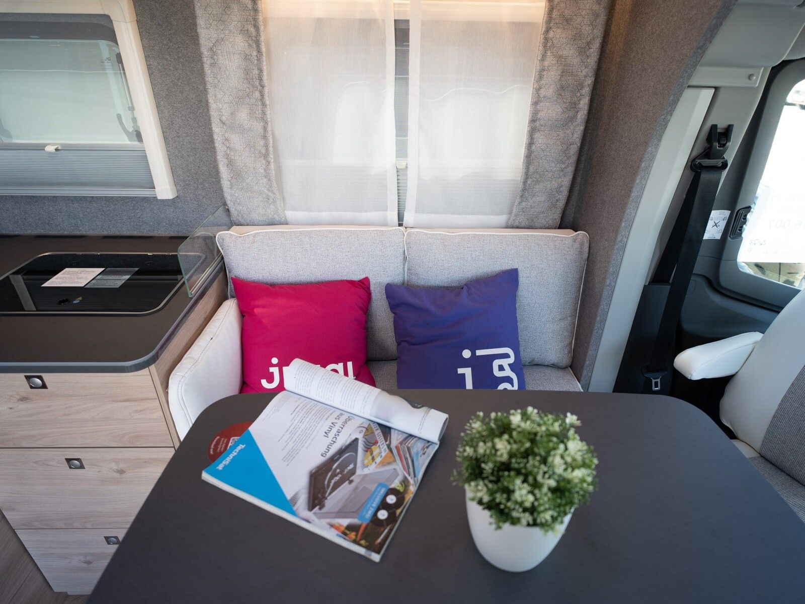 Fahrzeugabbildung Dethleffs Just Go Active T 7055 EBL Assistenz+Active Paket