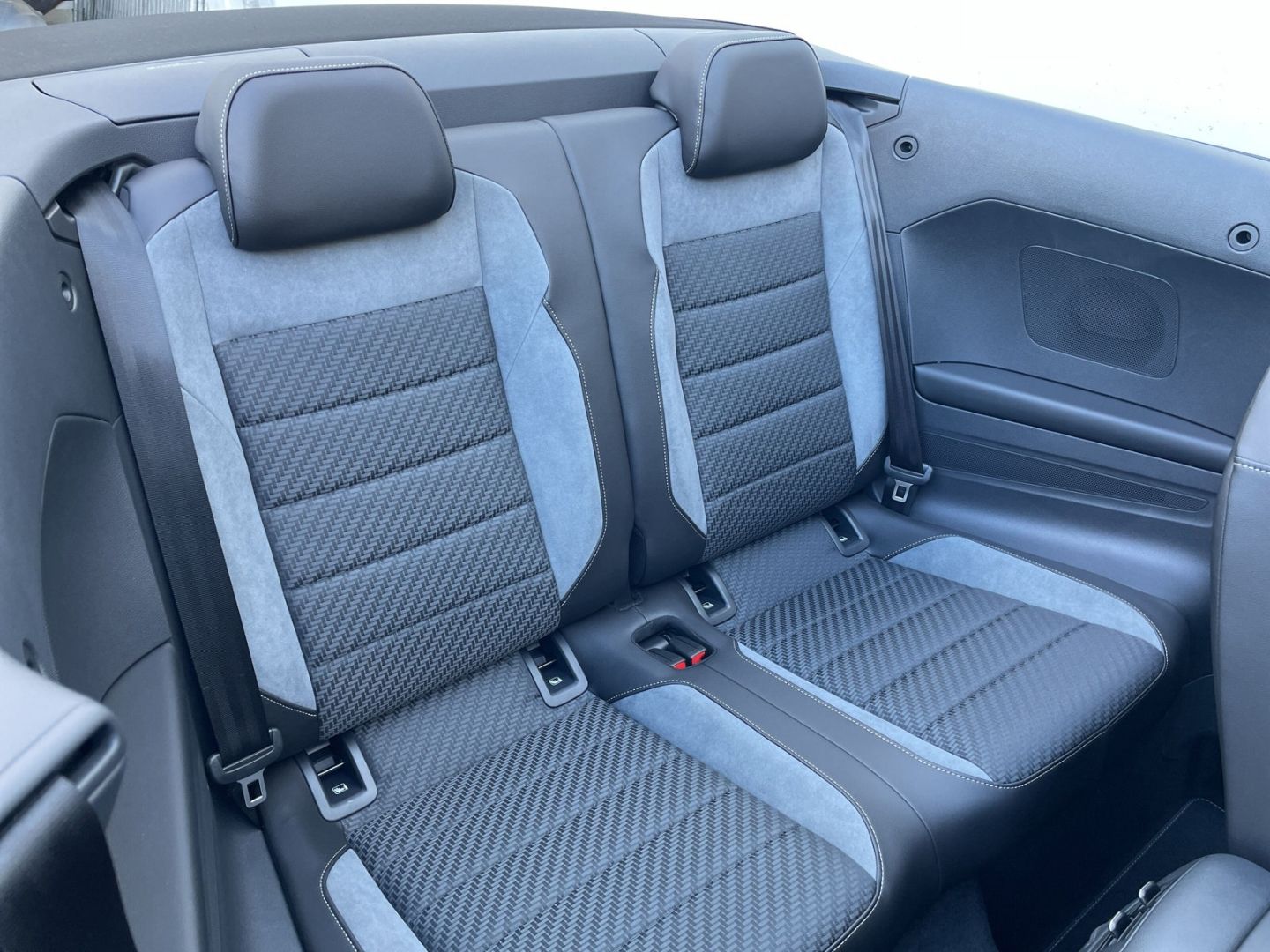 T-Roc Cabriolet R-Line 1.5 TSI DSG AHK/Kamera/Na