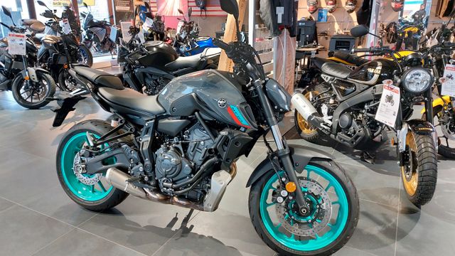 Yamaha MT 07  2024  Grau u.Schwarz Führerscheinzuschuss