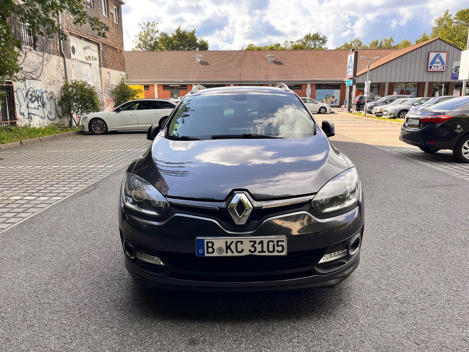Renault Megane 2015 — rear view