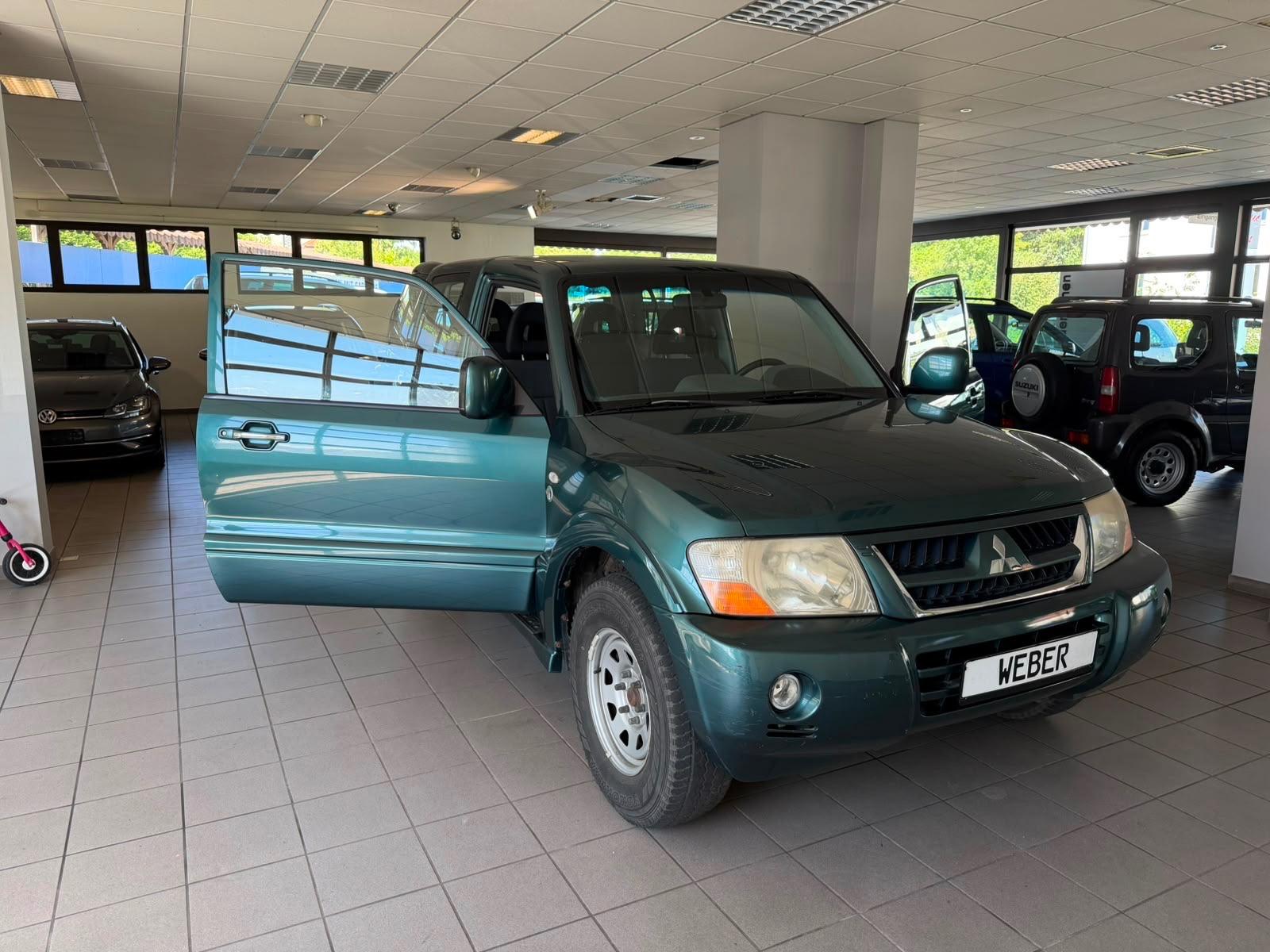 Mitsubishi Pajero 3.2 DI-D Dakar 3 portes | 160 ch | BVA | 1re main | Sièges chauffants | Régulateur | Attelage