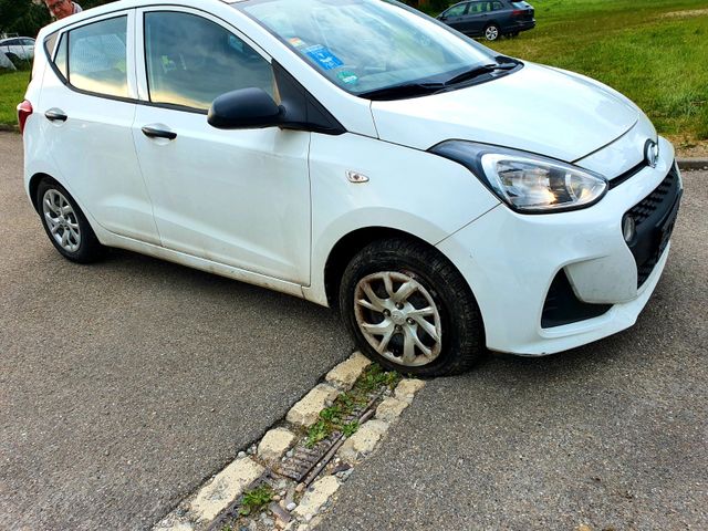 Hyundai i10 blue Classic.Euro 6. 2x Vorort