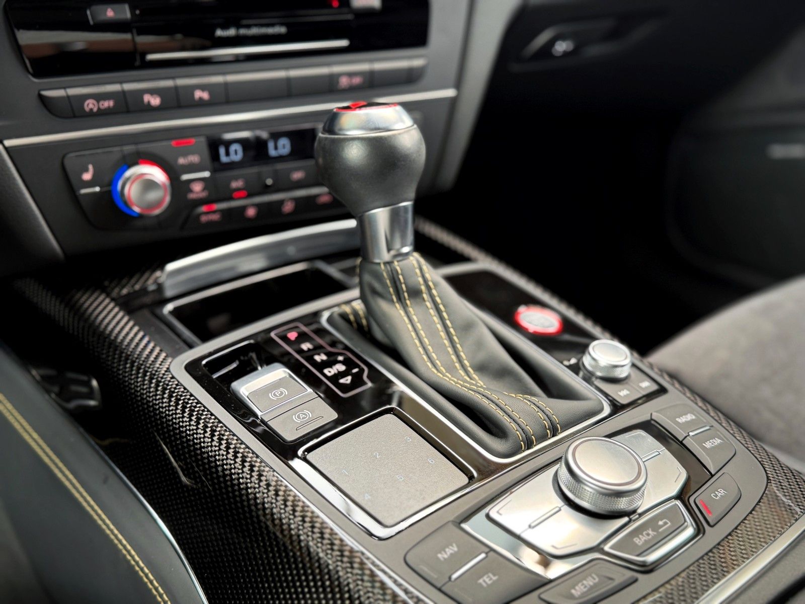 Fahrzeugabbildung Audi RS6 RS 6 Avant 4.0 TFSI quattro