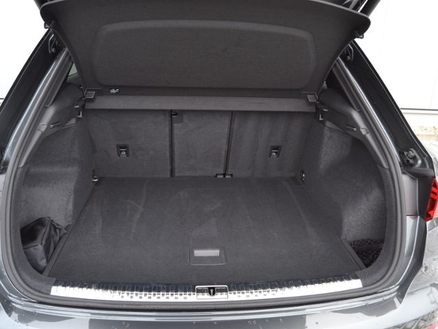Q3 45 TFSI qu. S-tronic S line AHK/BLACK-PAKET/2