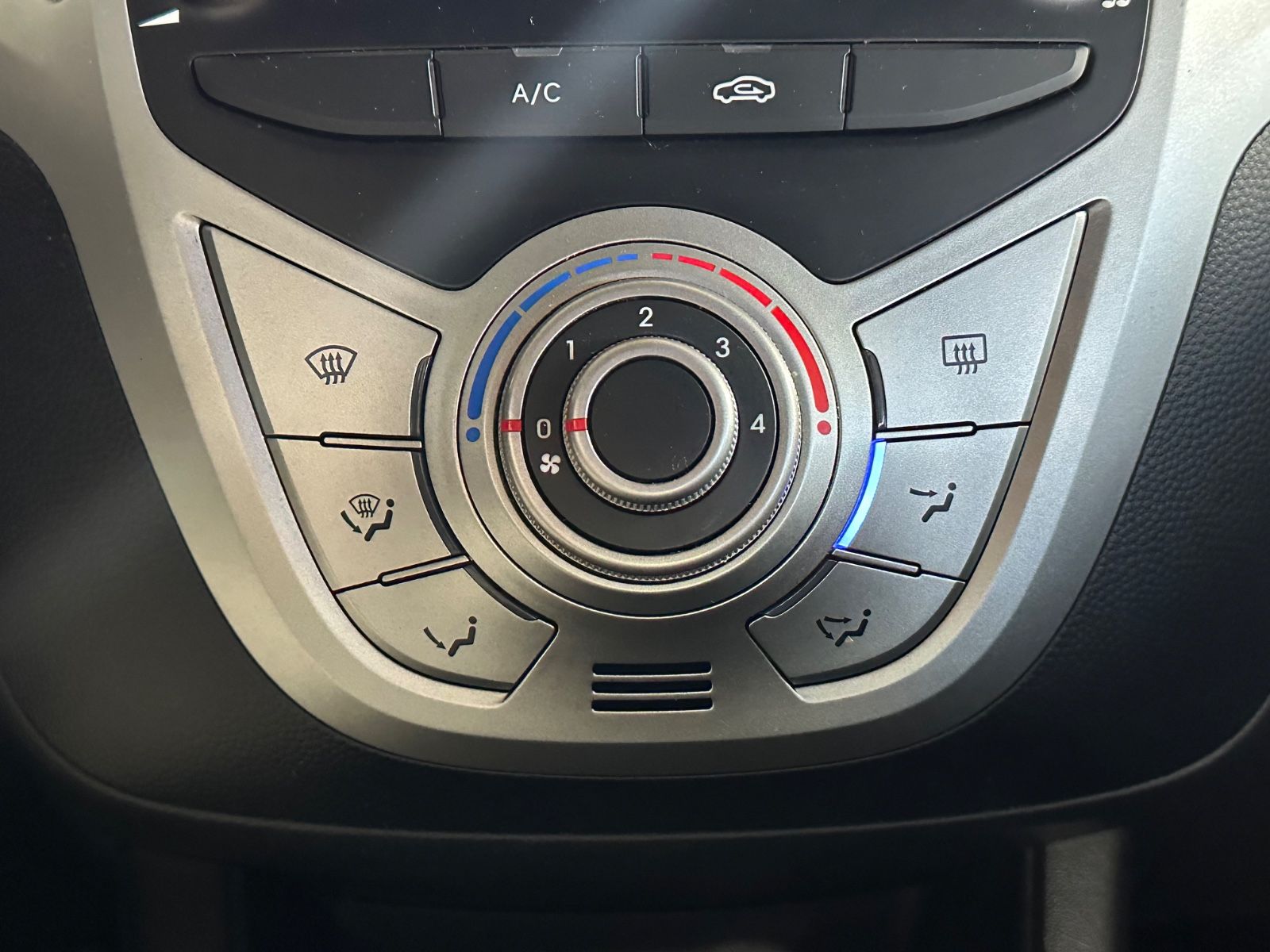 IX20 Blue Classic*Klima*Elektr. Fenster*HU Neu*S