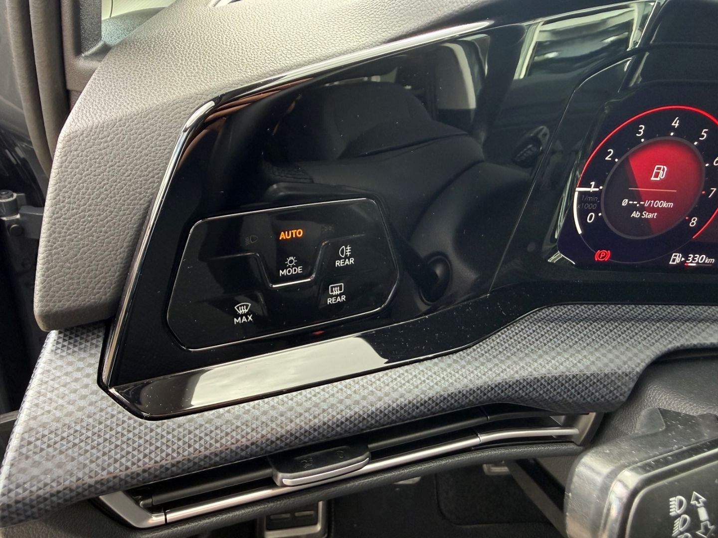 Fahrzeugabbildung Volkswagen Golf VIII United 1,5 TSI Navi Digi Cockpit LED A