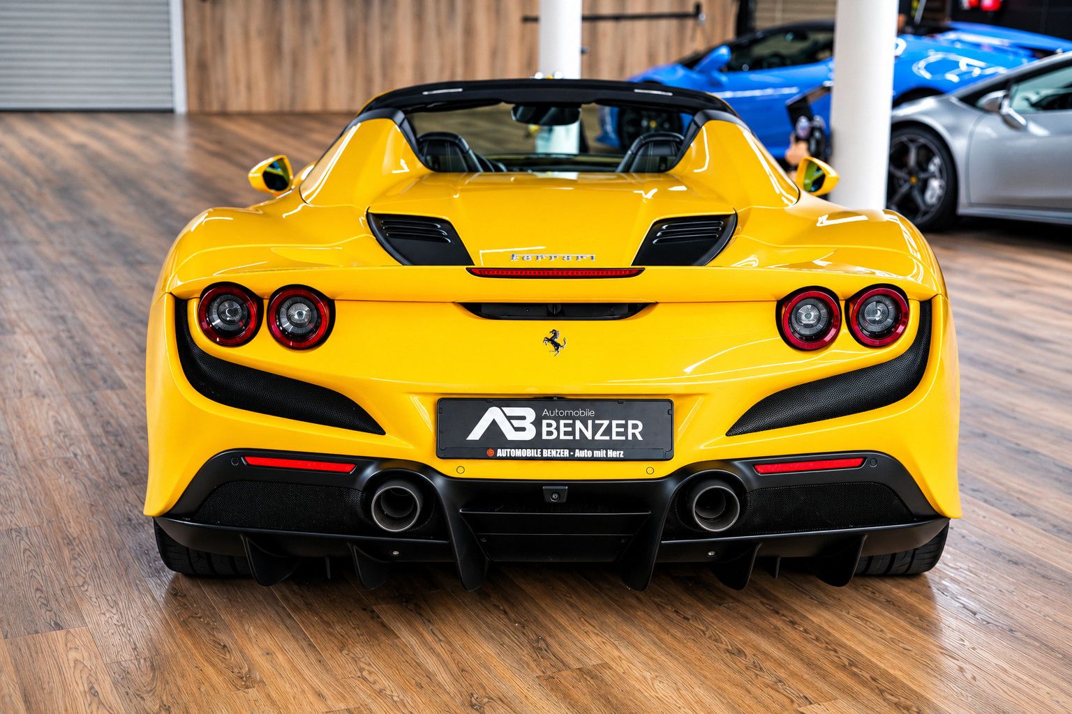 Fahrzeugabbildung Ferrari F8 Spider Giallo Modena *Lift*Carbon*Kamera*
