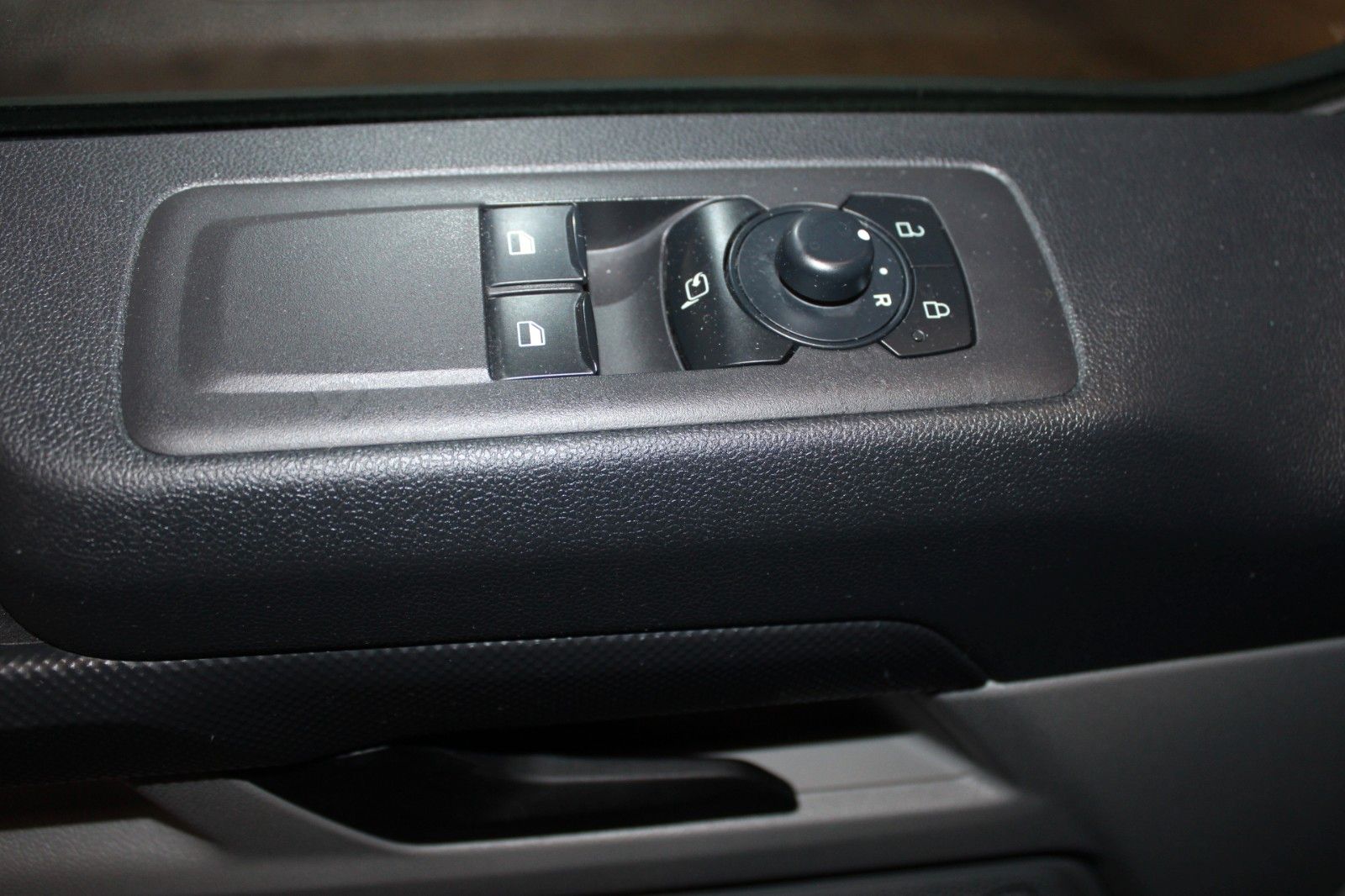 Fahrzeugabbildung Ford Transit Custom L1 TREND LED NAVI CAM ACC SHZ uvm