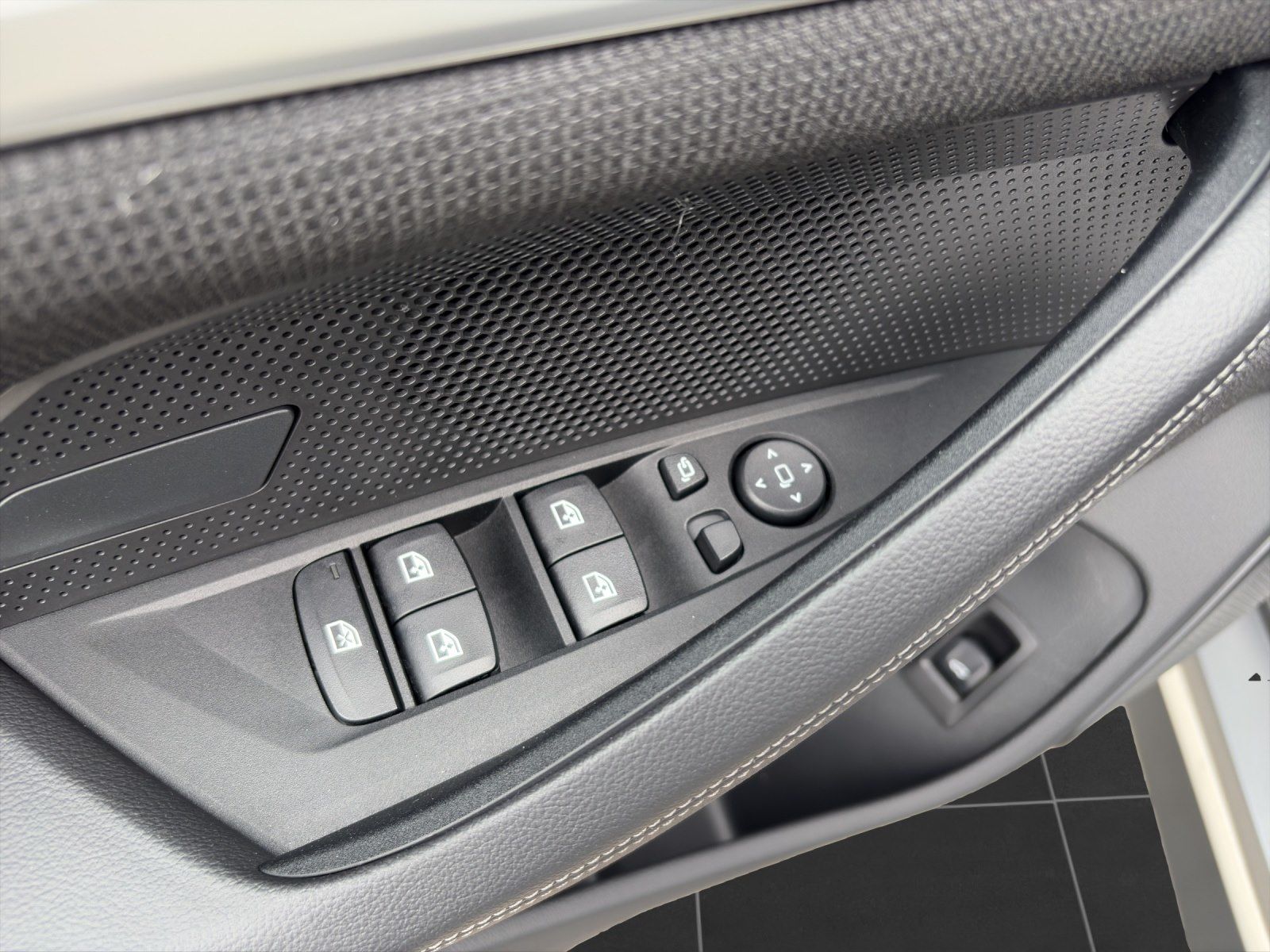BMW i4 - Bild 10