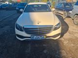 Mercedes-Benz d Aut. Navi Kamera LED Xenon 2 HAND Neuer Motor - Mercedes-Benz E-Klasse: Taxi