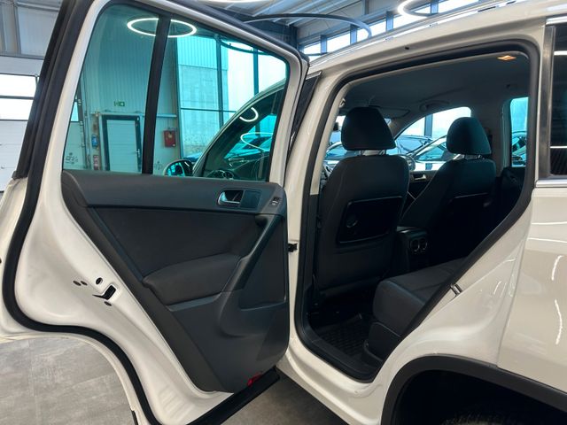 Volkswagen Tiguan Team 4Motion *2. Hand*Klima*SHZ*AHK*PDC*