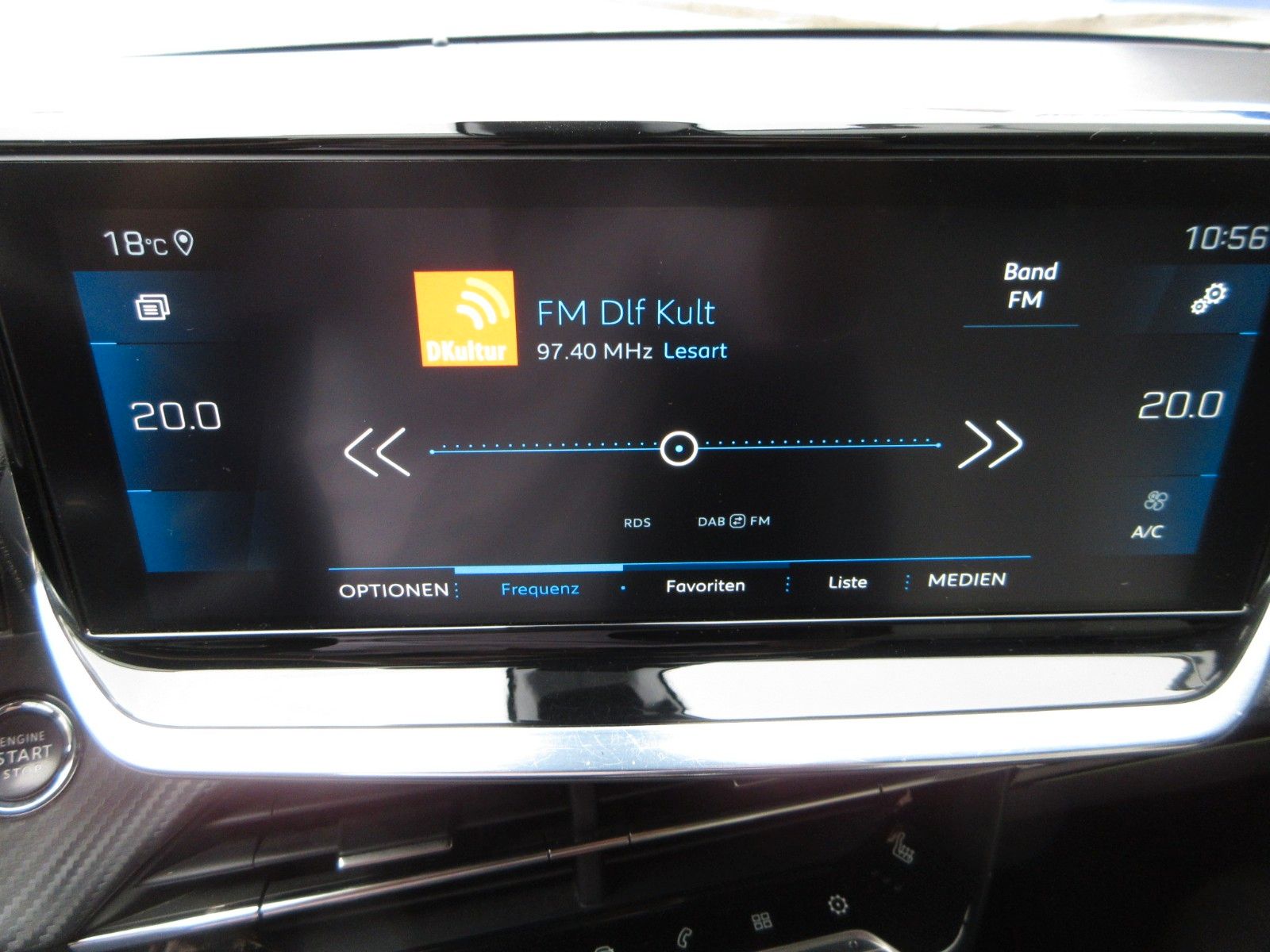 Fahrzeugabbildung Peugeot 208 GT Pack LED/NAVI/SHZ/PANO/HEADUP/PDC/17"