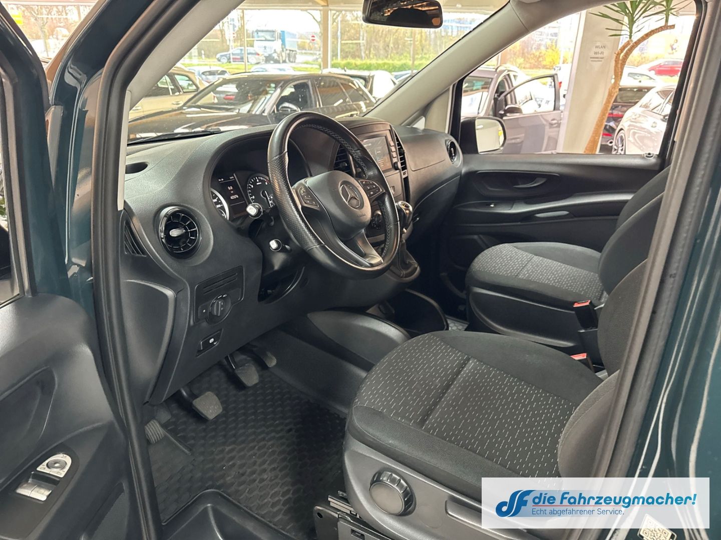 Fahrzeugabbildung Mercedes-Benz Vito Kasten 114 CDI FWD kompakt LED Blendfreies