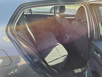 Bild 8 VW Golf VIII Life eTSI - NAVI,PANO,R.KAMERA,ACC