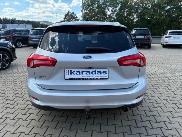 Fahrzeugabbildung Ford Focus 2,0 EcoBlue Turnier >AHK/Standheiz/PANO