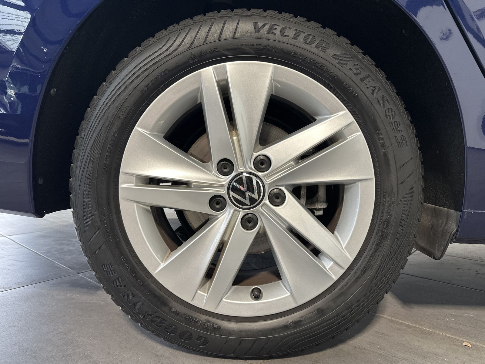 Fahrzeugabbildung Volkswagen Golf Variant 2.0 TDI DSG Life NAV+LED+AHK+PANORA
