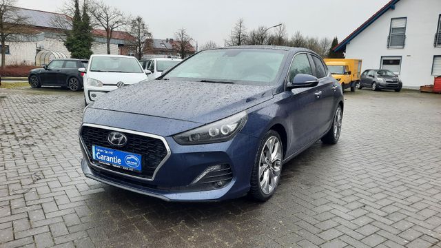 Hyundai i30 Fastback Premium  *SHZ/RÜCKFAHRKAMERA/NAVI*