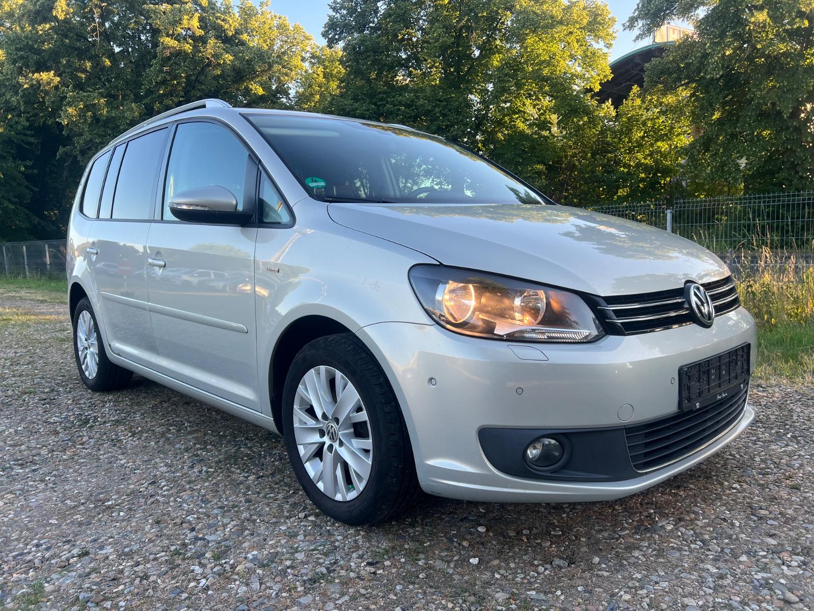 Volkswagen Touran LIFE /TÜV/7 Sitze/SHZ/TEMPOMAT/KLIMAAUTO/