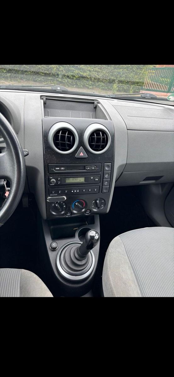 Ford Fusion 2004 — photo 12