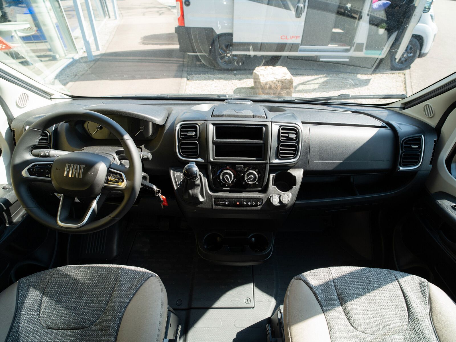 Fahrzeugabbildung Dethleffs Globetrail 640 HR Fiat