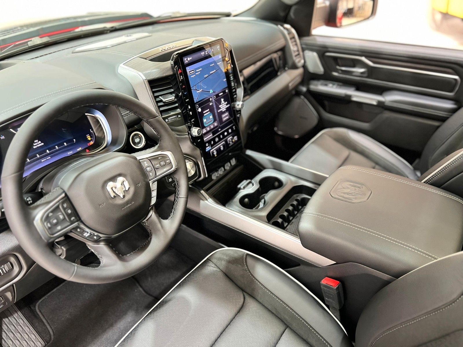 Fahrzeugabbildung Dodge RAM 1500 Laramie Night Premium, LUFT*AKTION*