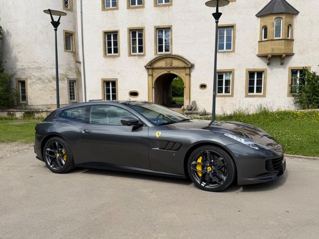 FERRARI GTC4Lusso