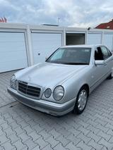 Mercedes-Benz E 200  W210 Elegance 1. Hd., 57tkm - Mercedes-Benz W210